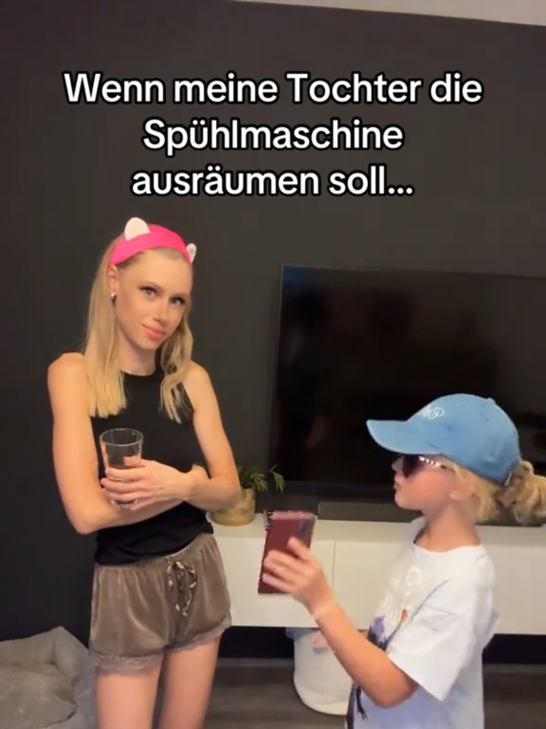 @ELLIOFFIZIELL