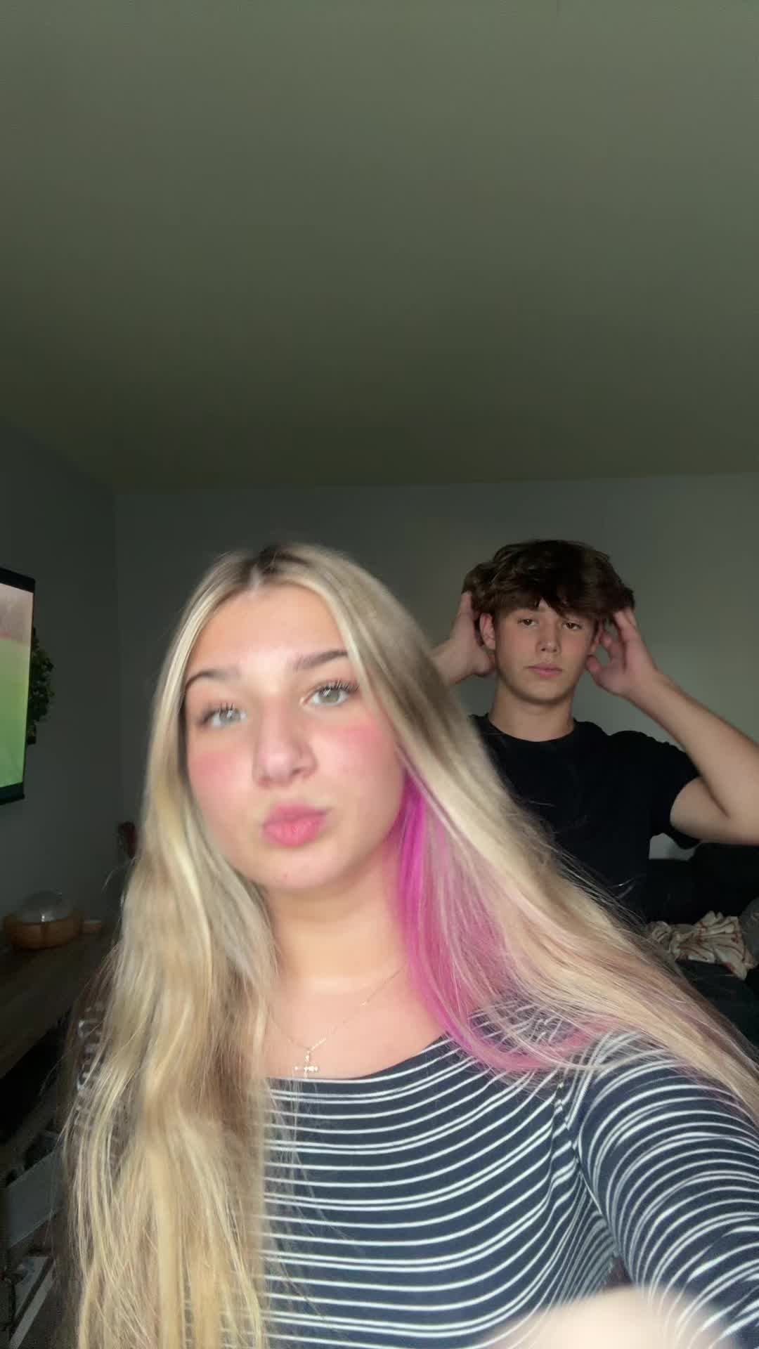 @Bella