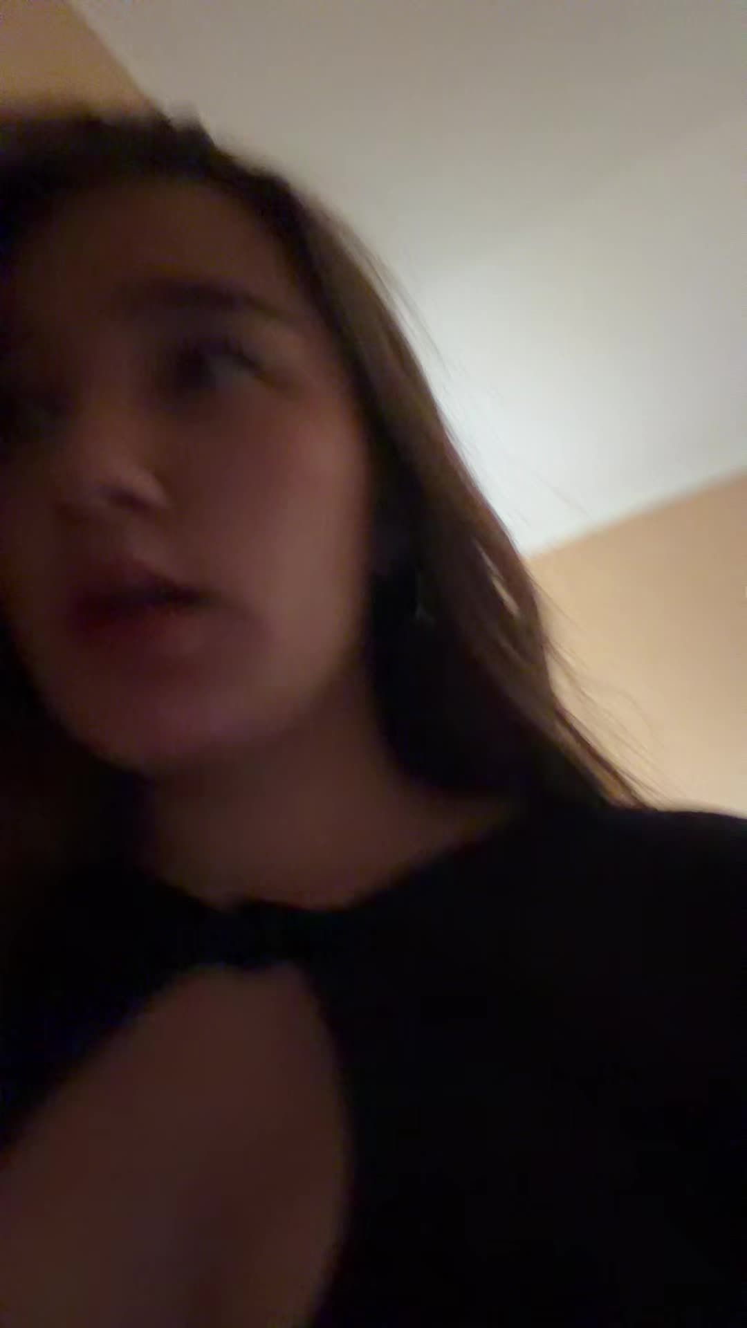@lazyb1zzer