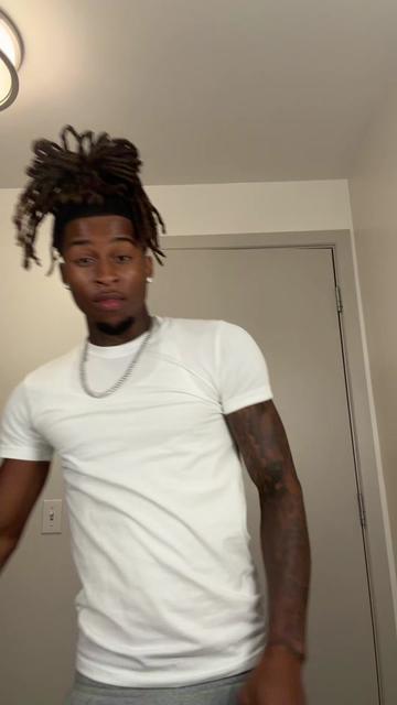 @sofamousjay_
