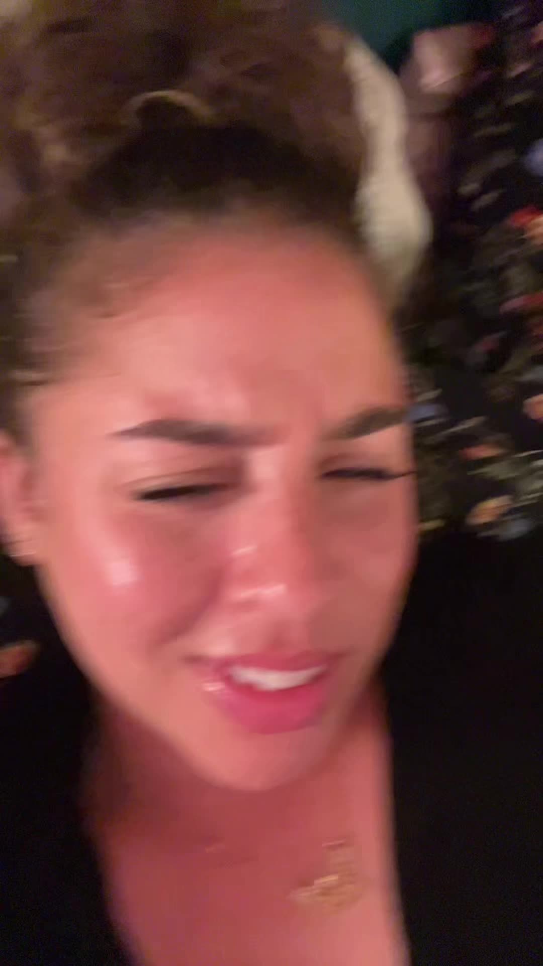 @zoefromtheinternet