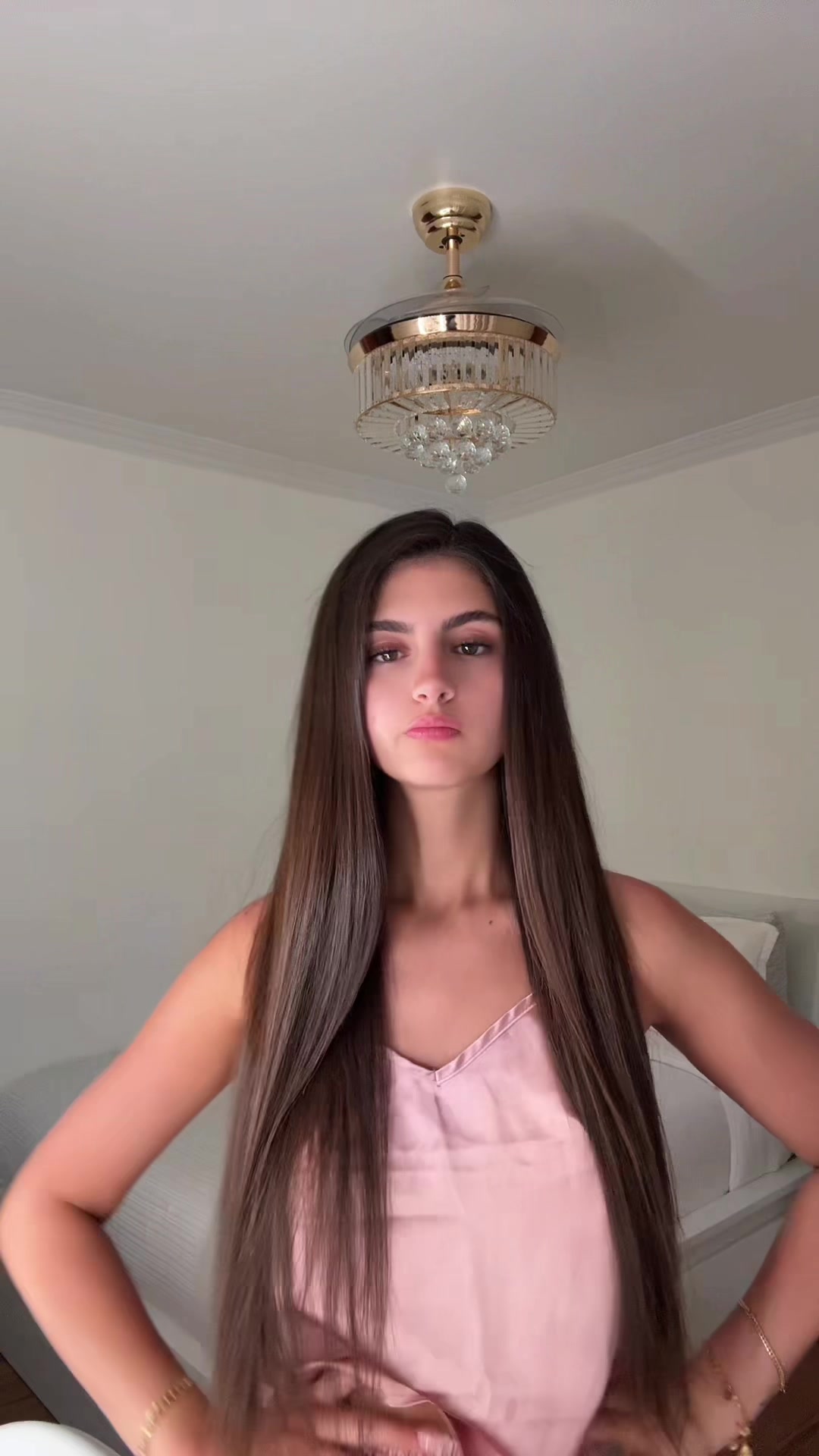 @𝐌𝐮𝐧𝐚