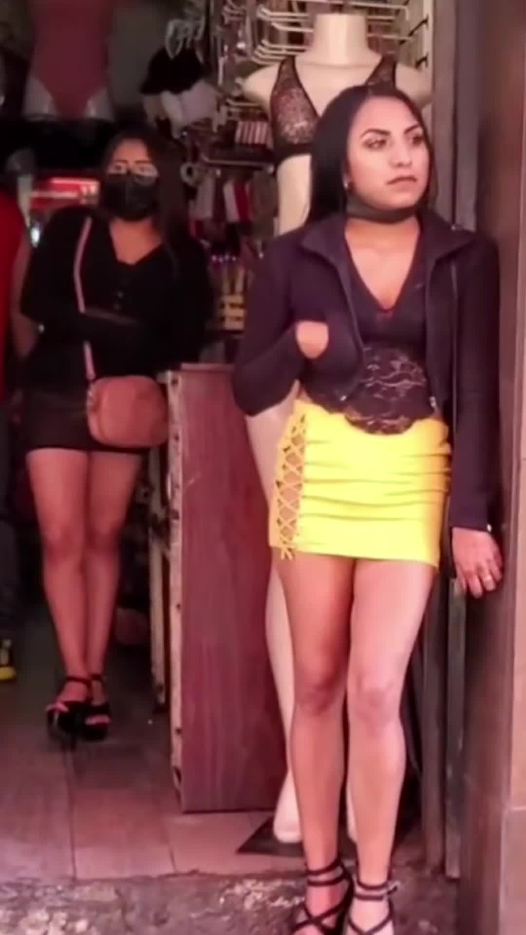 @💩 & 😆