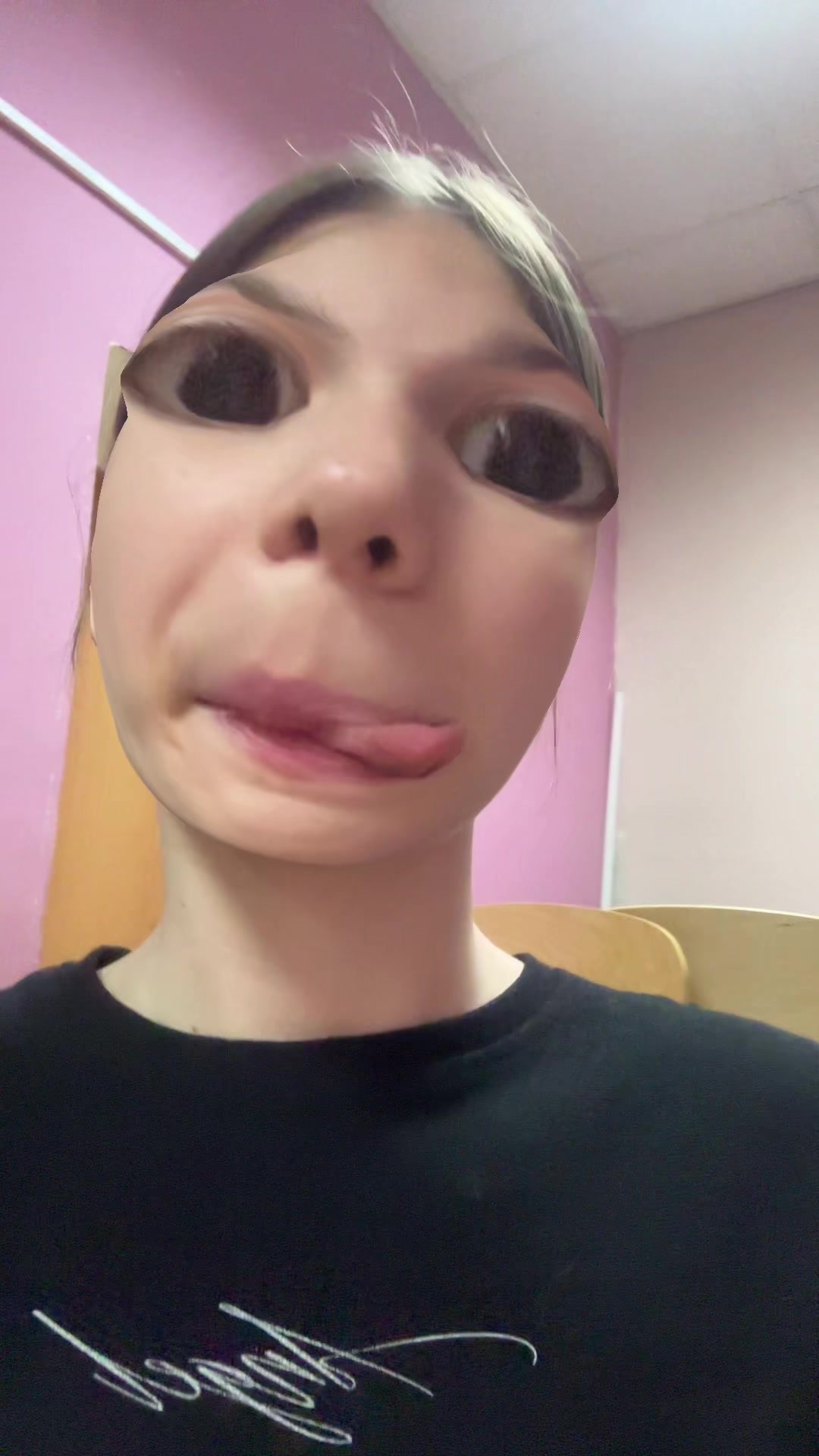 @Леонора😼😻
