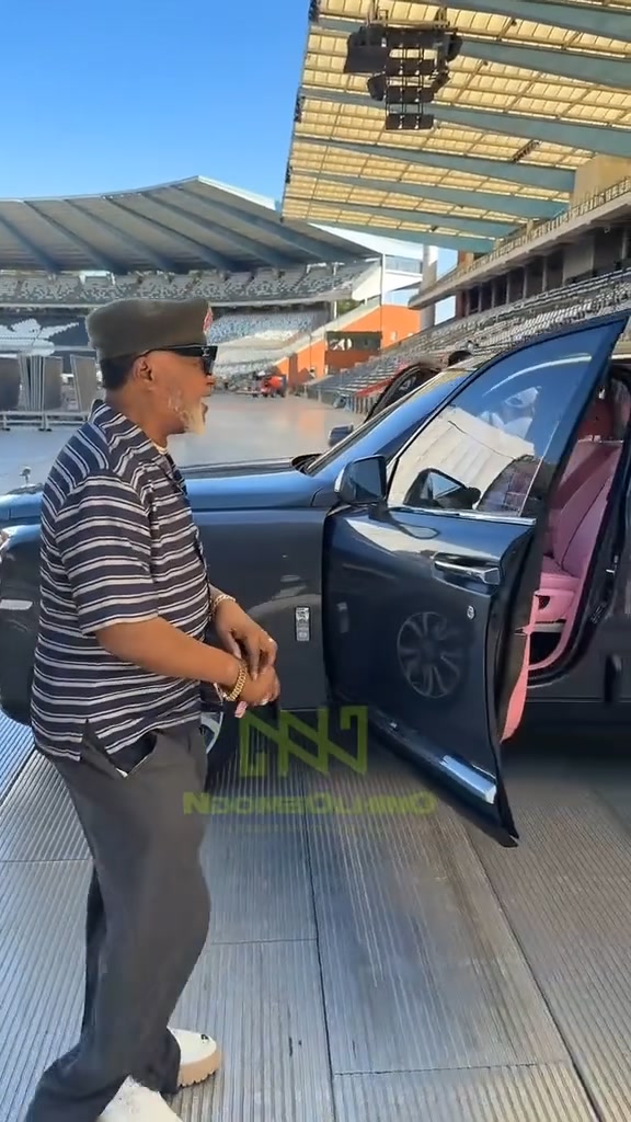 @NdOmbOlhinO