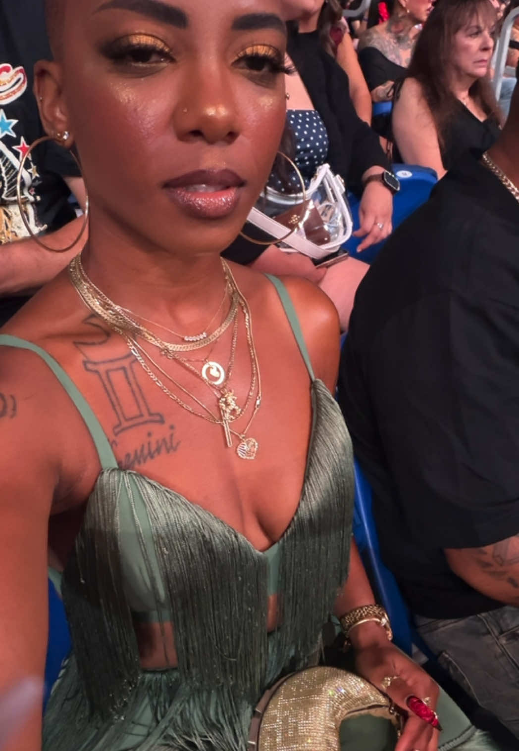 @Angellé