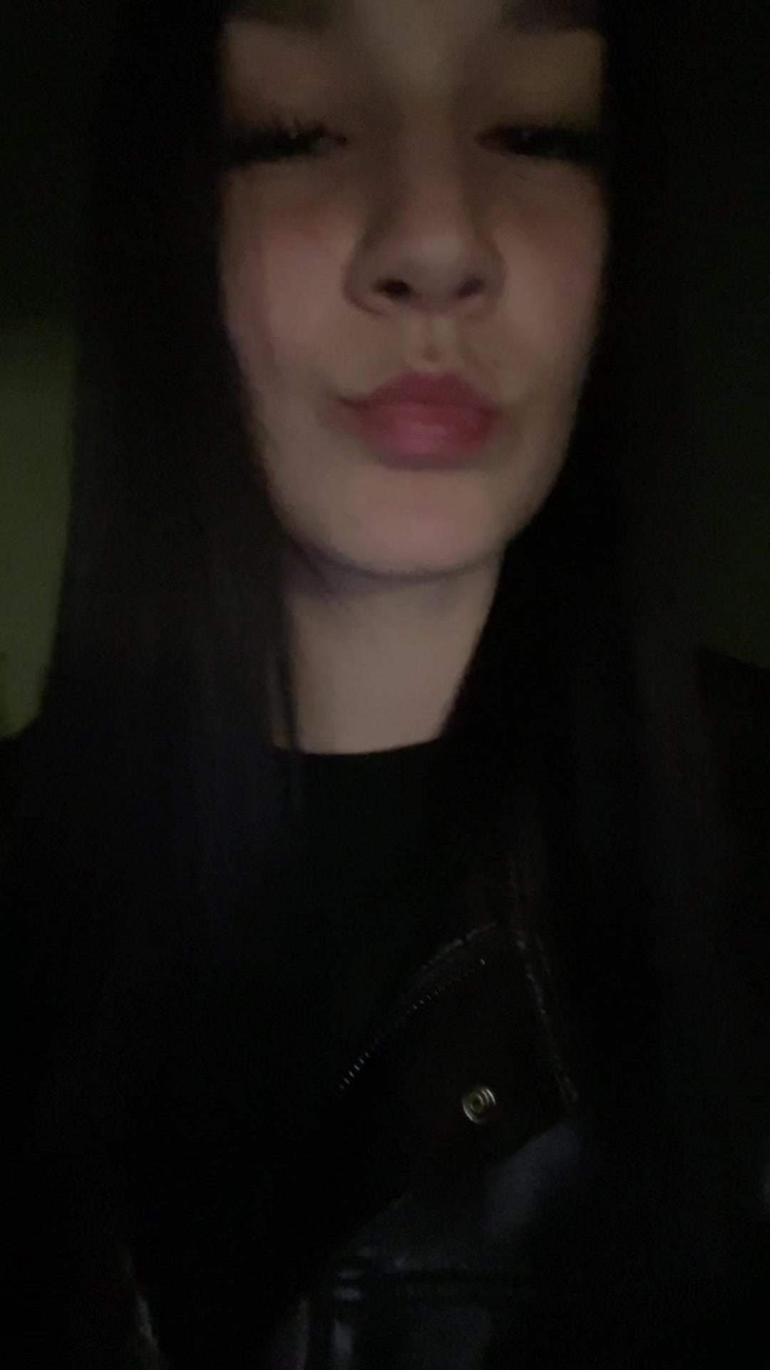 @брюнетка