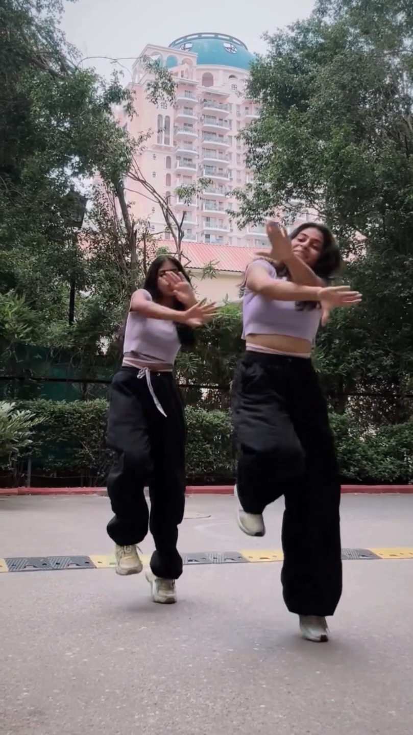 @Dance Lovers
