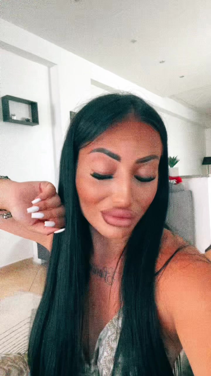 @Alessia🍒👸🏻