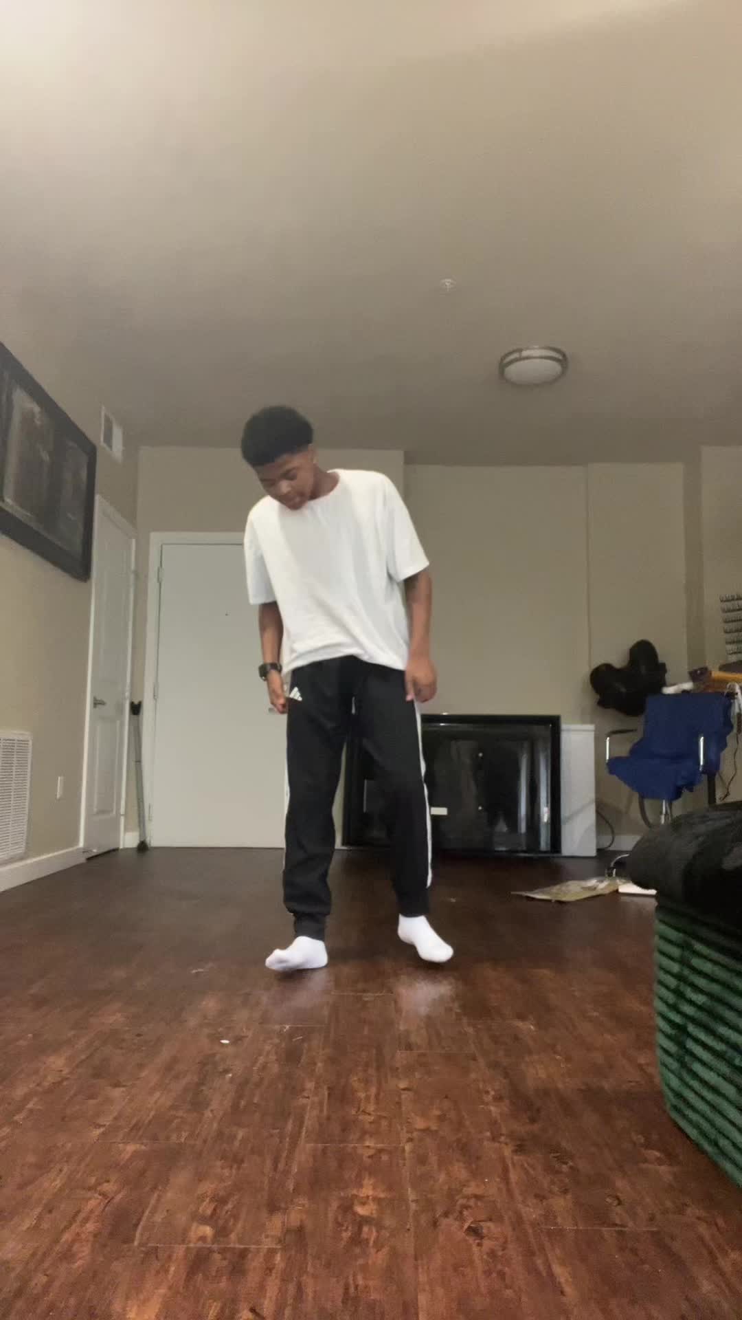 @La_derrick 🪄