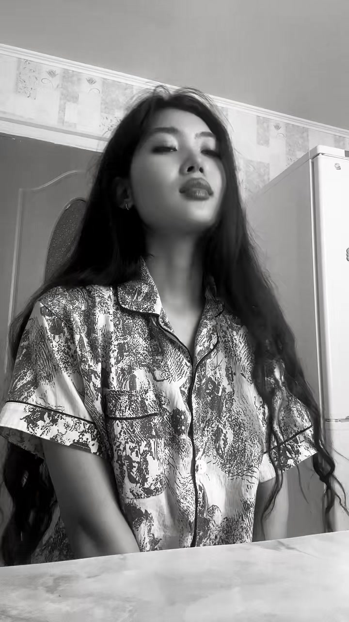 @arukumisbaii