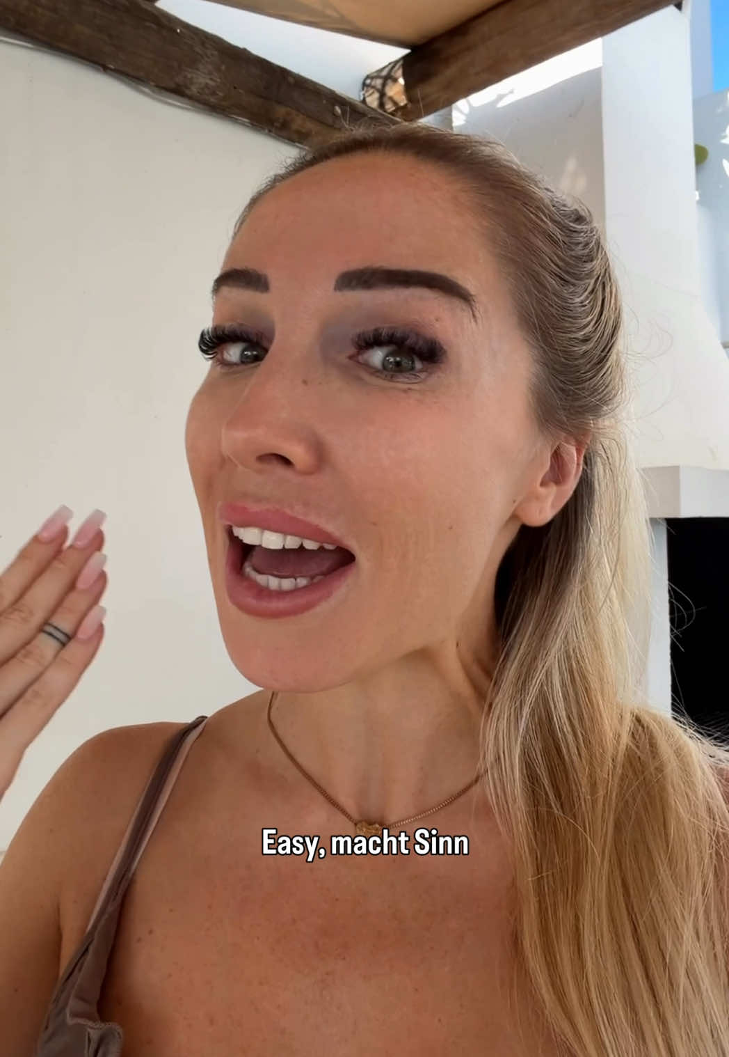 @Laraiza