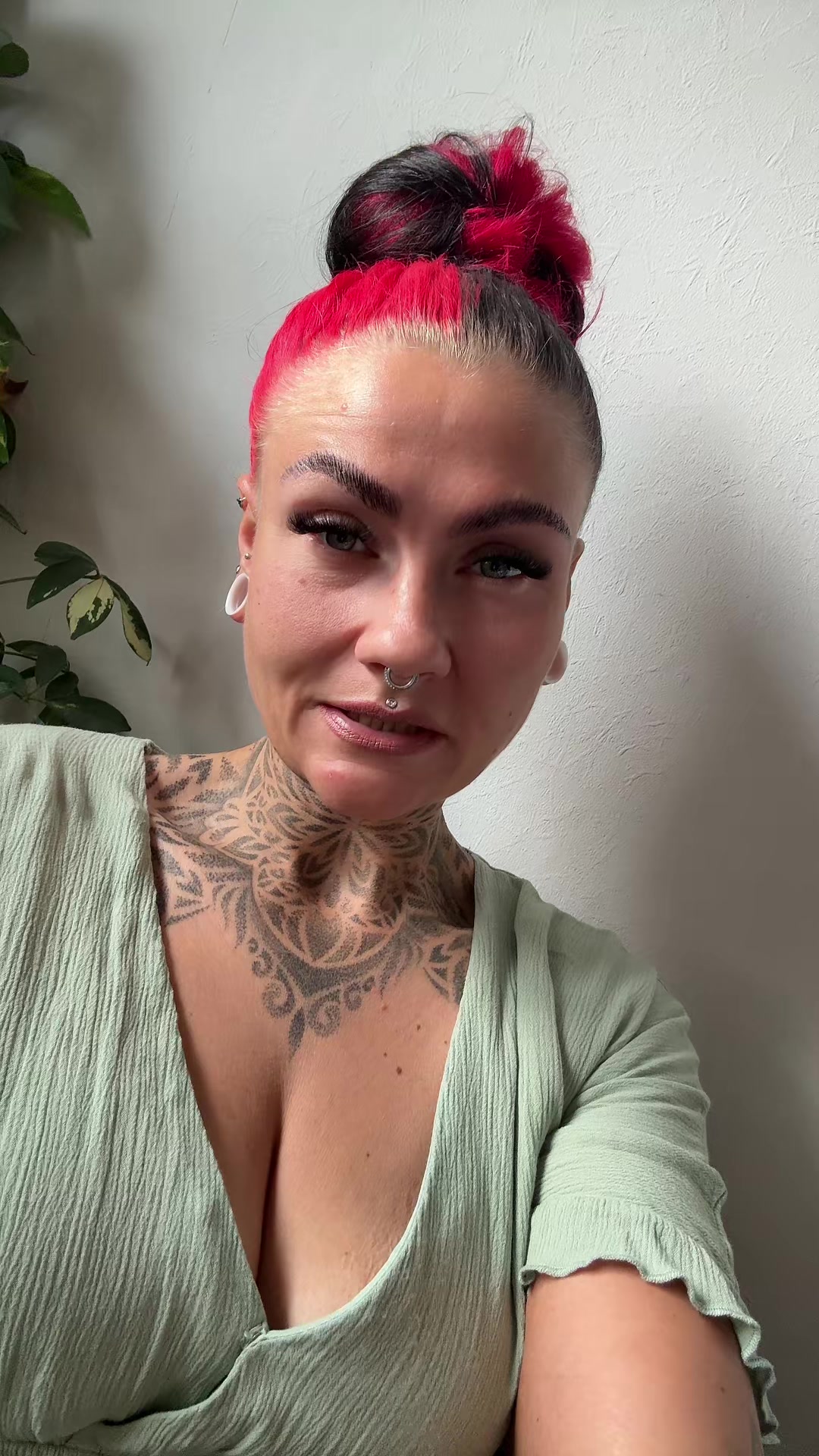 @𝑀𝒶𝓃𝒿𝒶 🍒