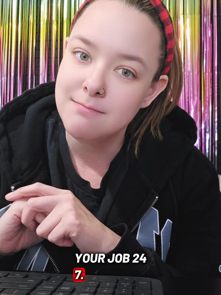@Ashley C | LiveHost 🖤