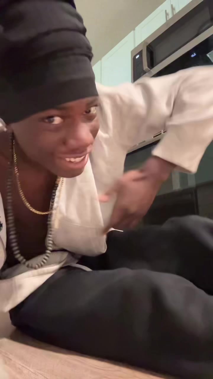 @Mr let me in dat twat