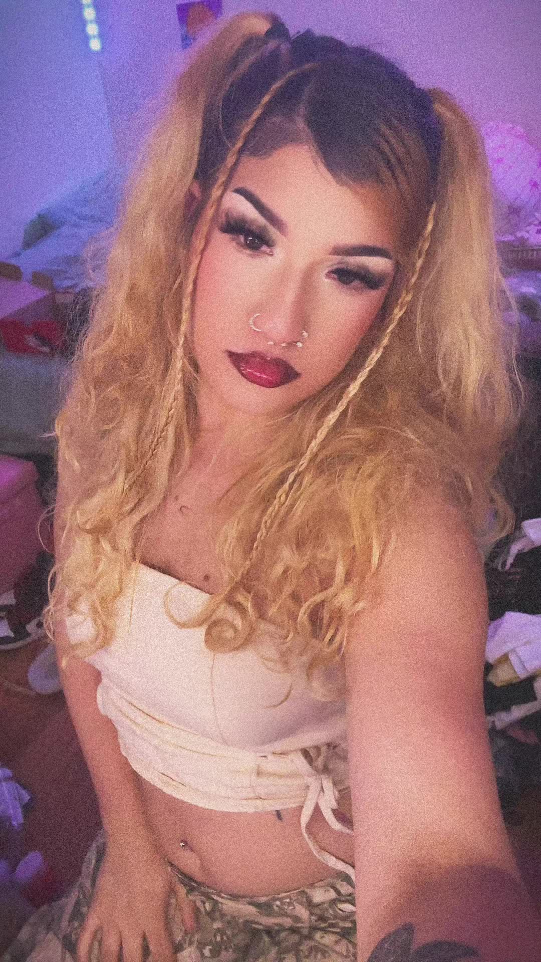 @ella🦋