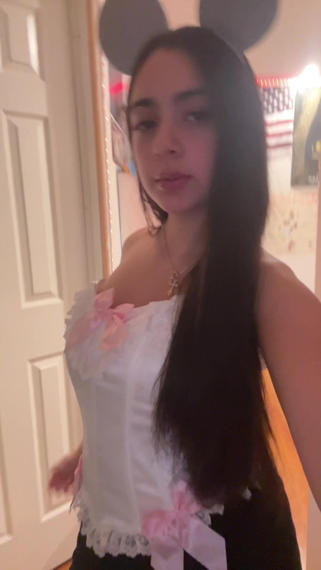 @Bella