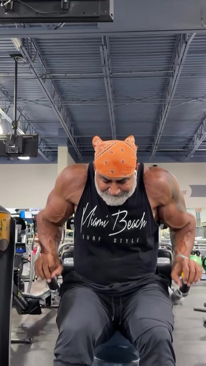 @punjabi_fit_couple