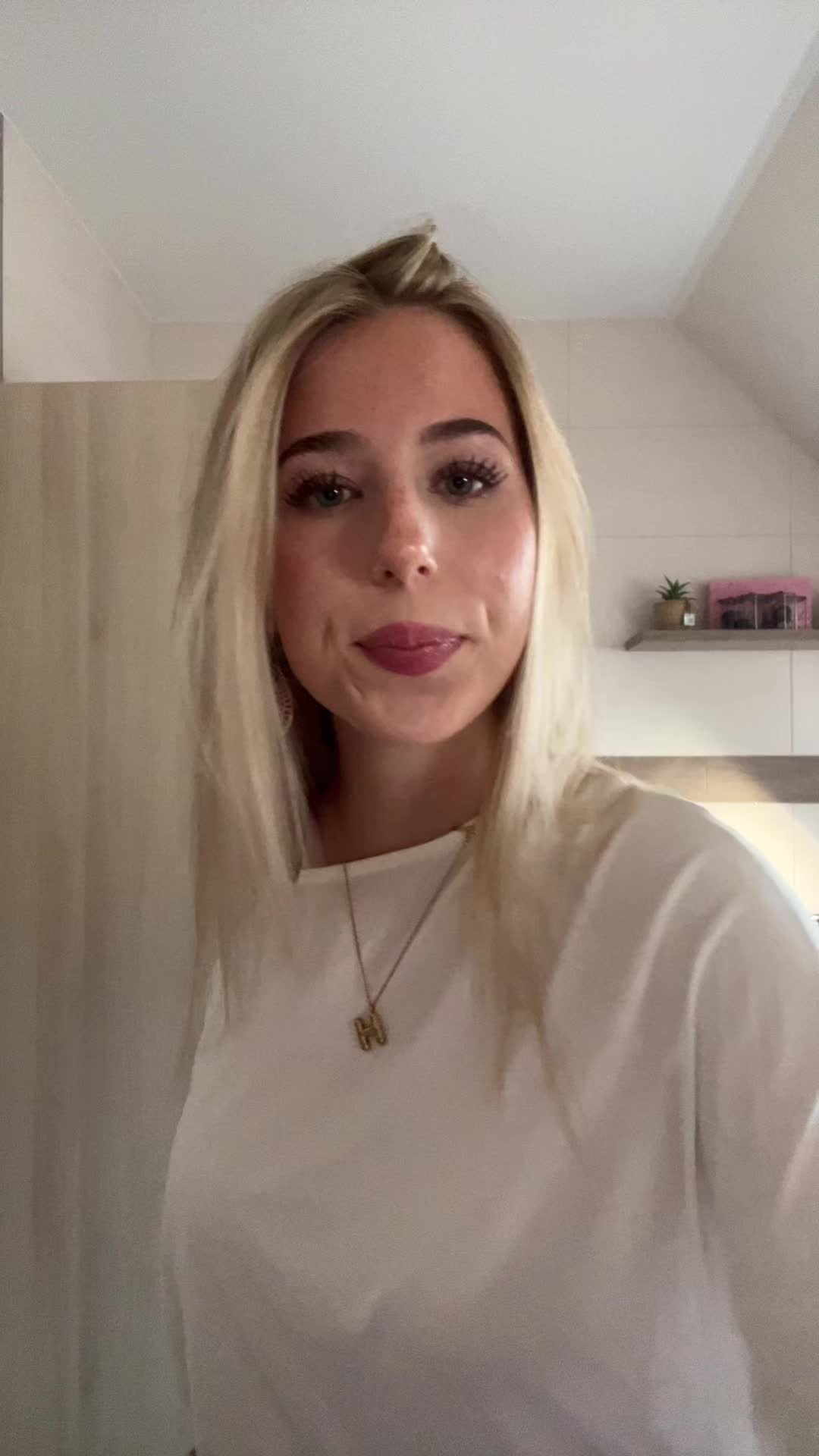 @Helena🦩