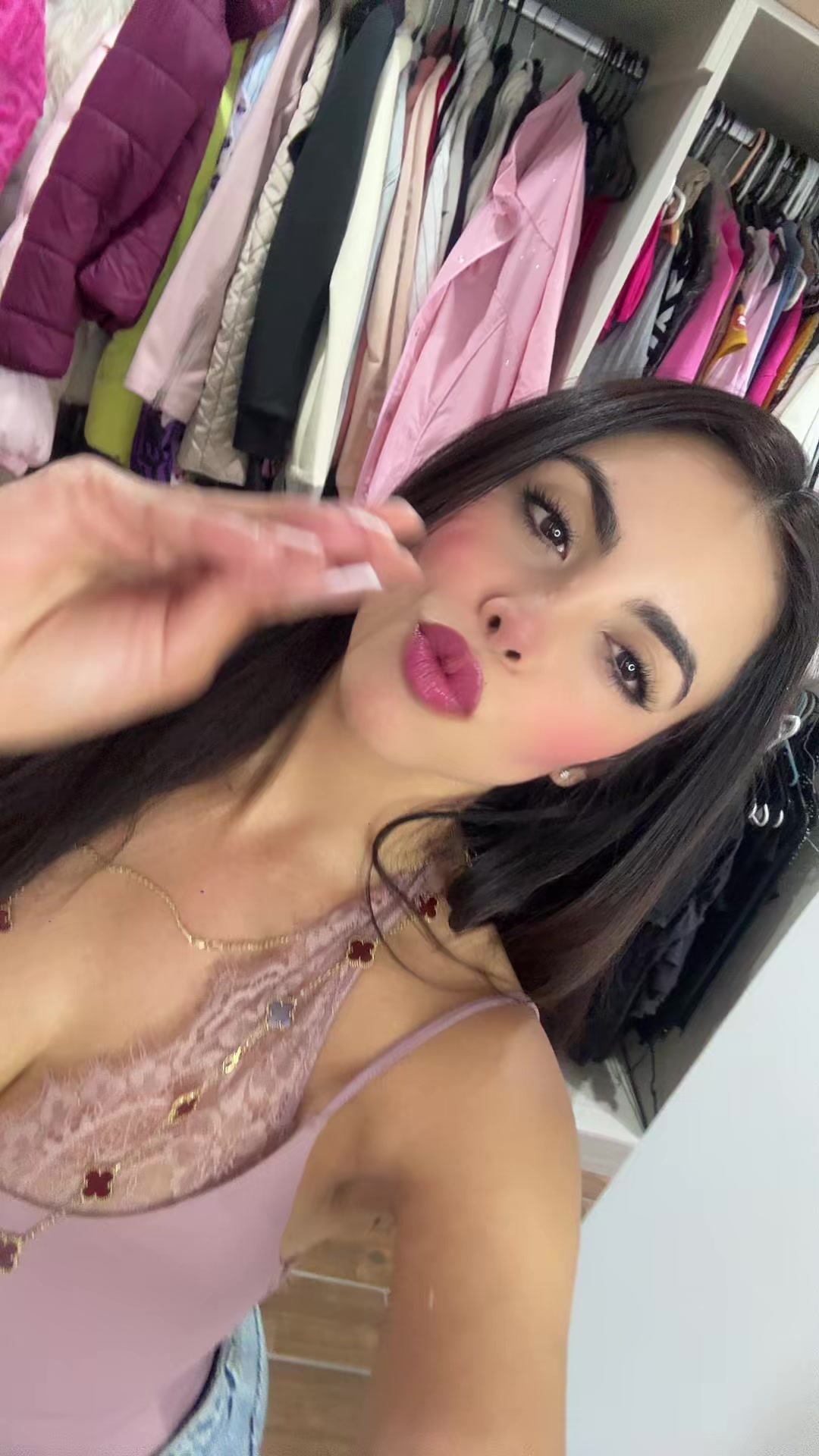 @user23873526143
