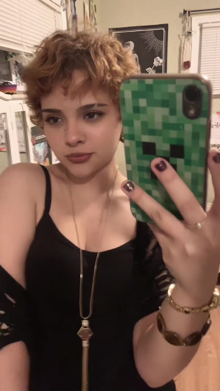 @fionaapplelover_69