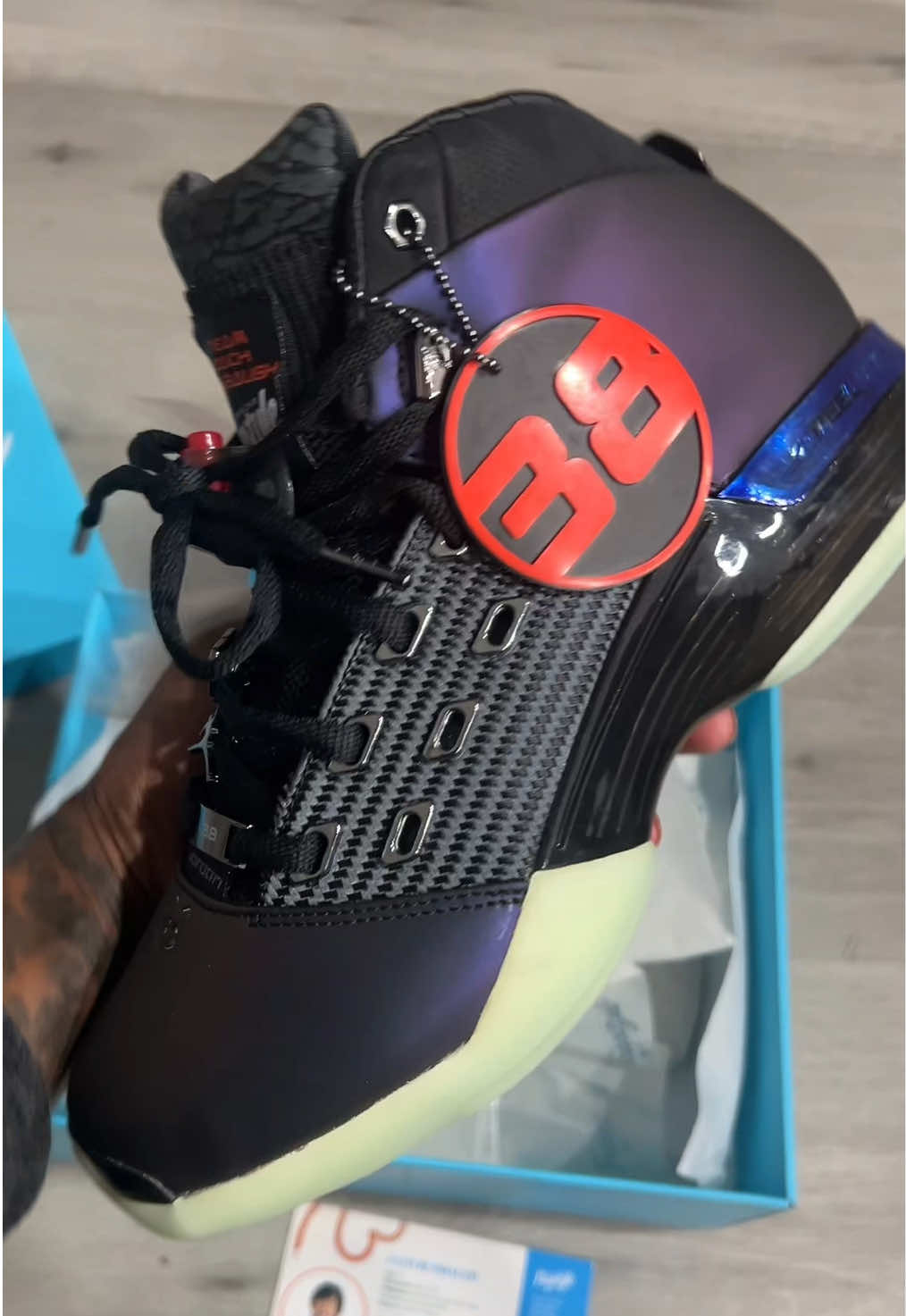 @Mr NEVER Wear The Same Shoes
