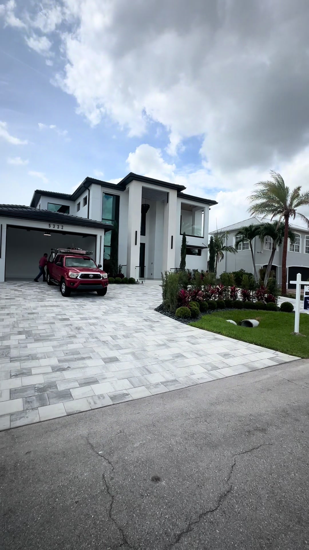 @Hustle Roofing