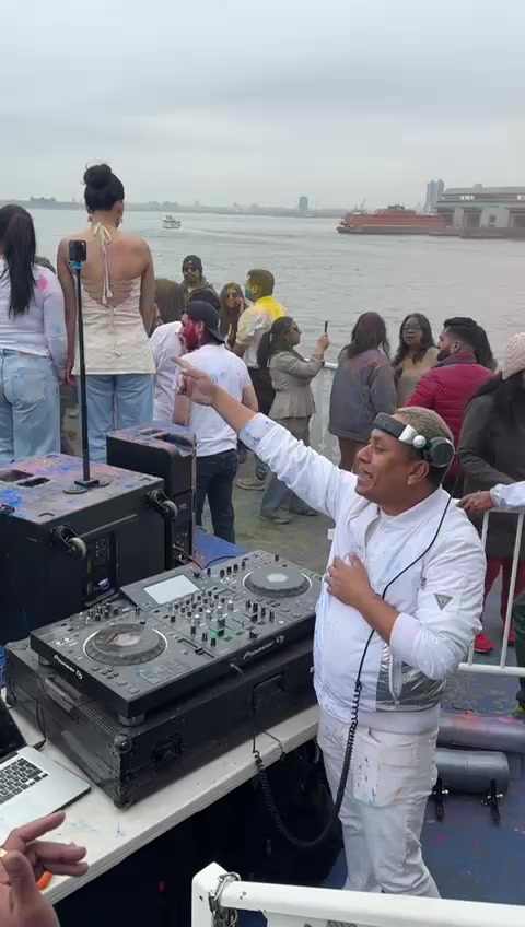 @DJ VICKY NYC