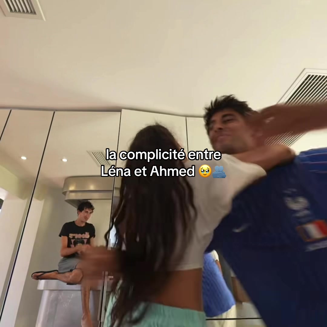 @𝑴'🂲
