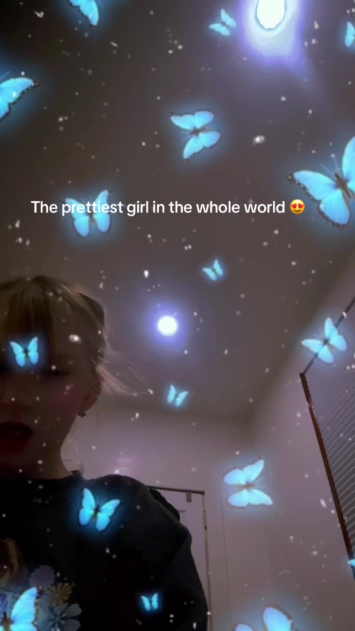 @TeddiAnne