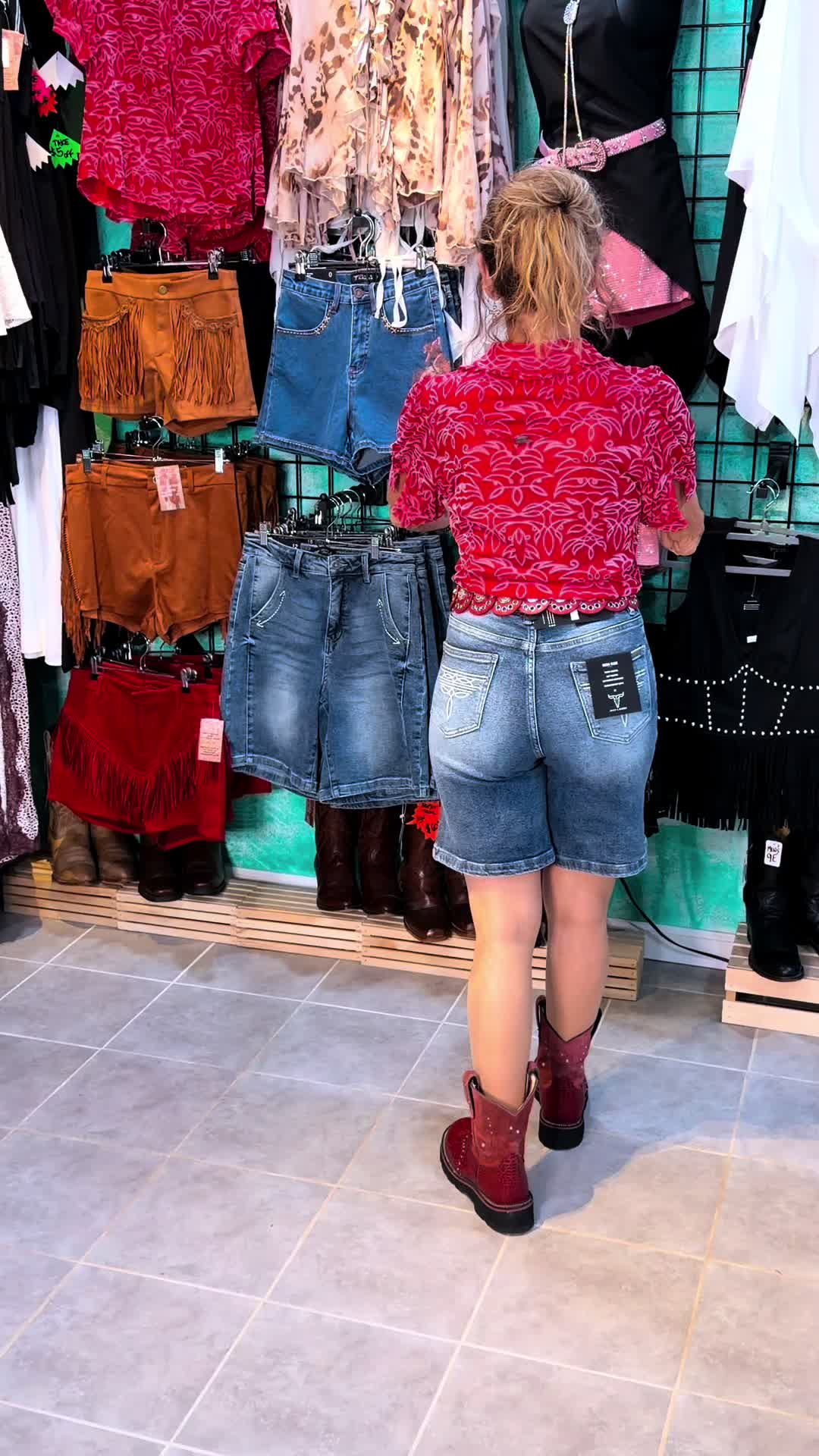 @Trendy Not Spendy BOOTique