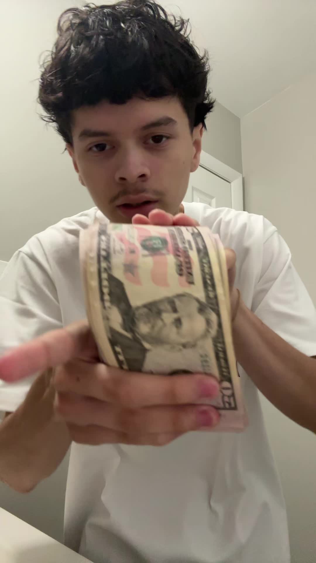 @trapped.julio