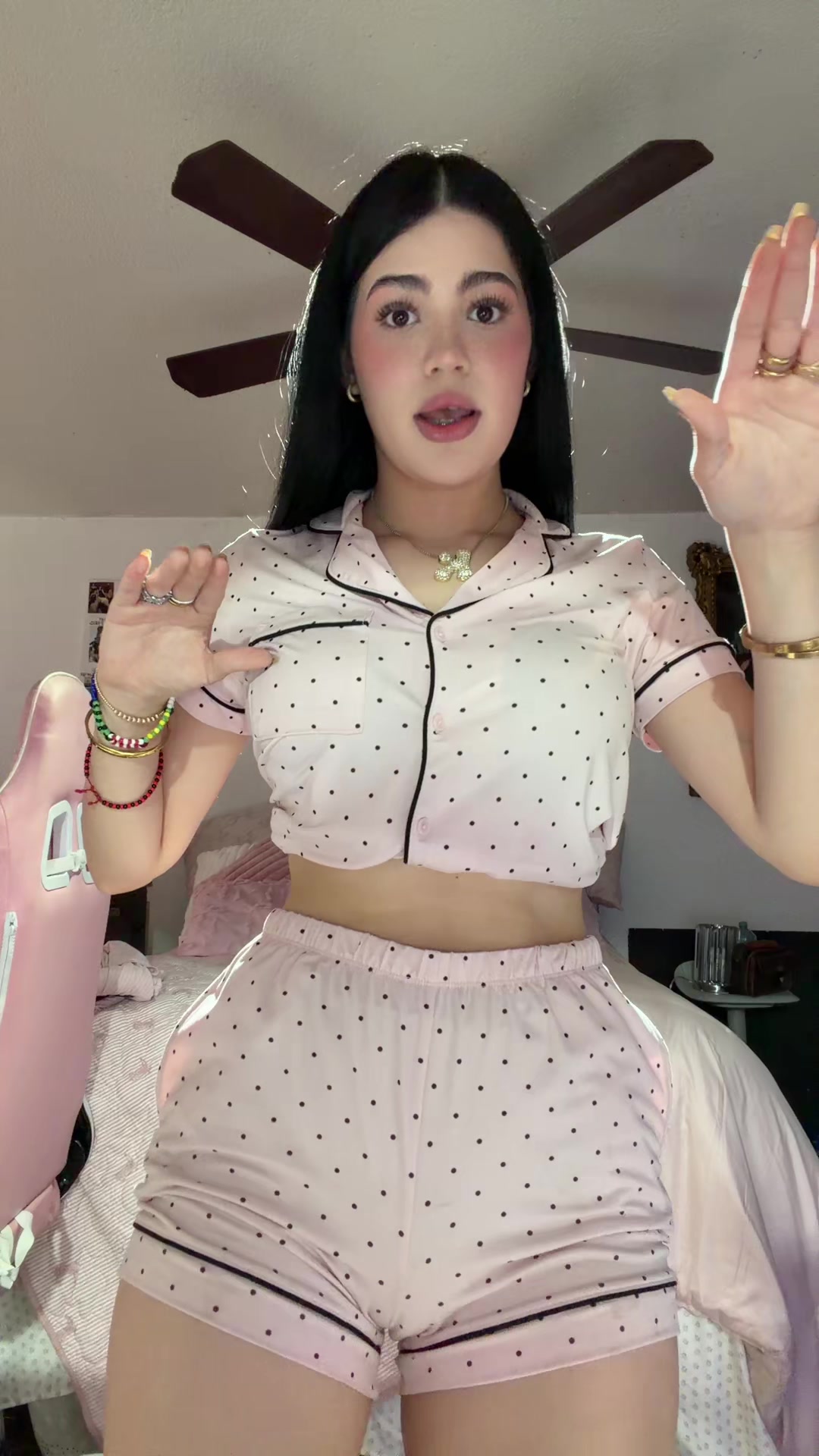 @Kat💫