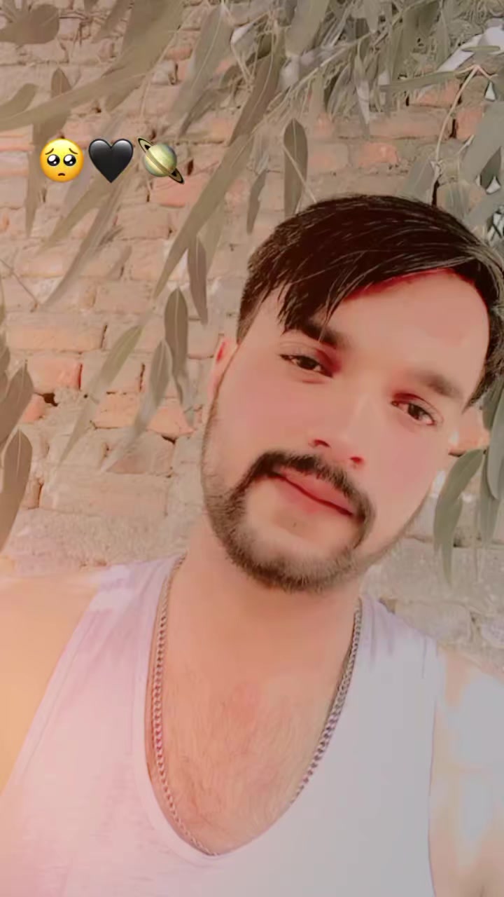 @phulpoto 😎🖤