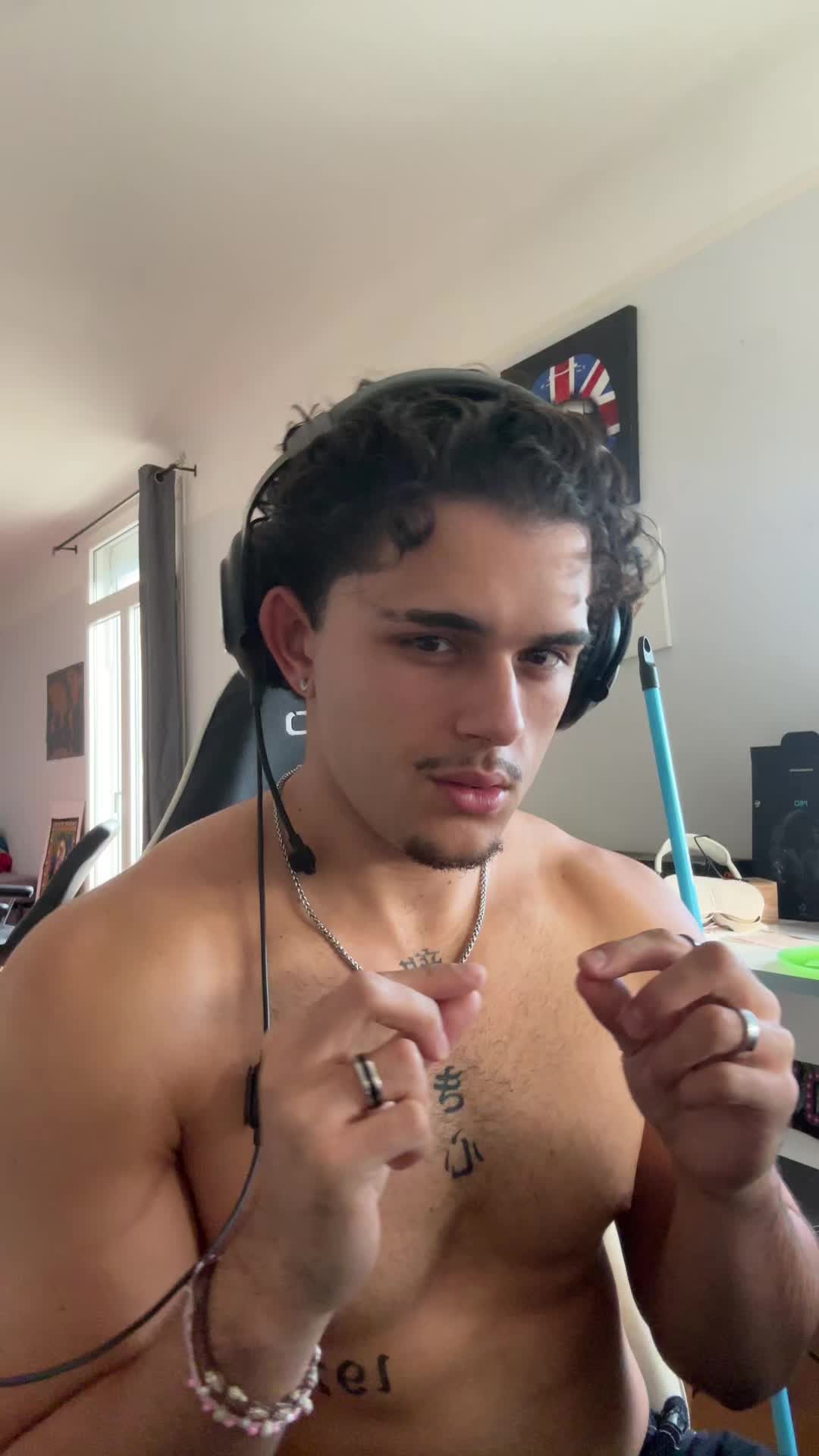 @Oscar