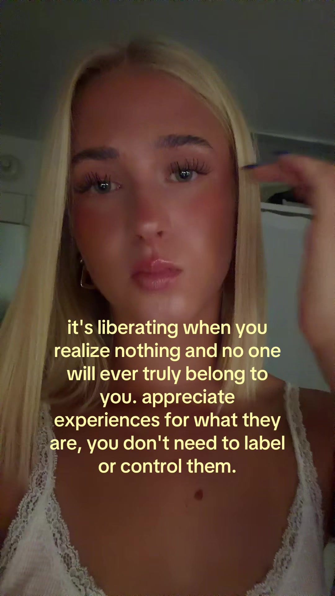@theelliebarker