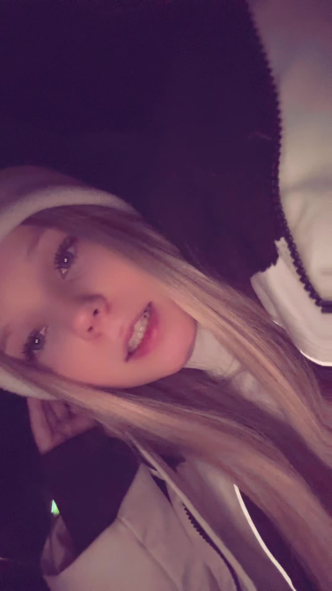 @_emily_hnr