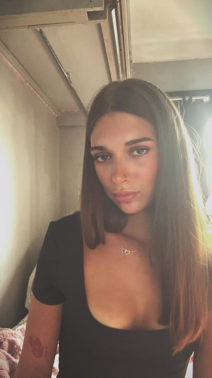 @hollie๐