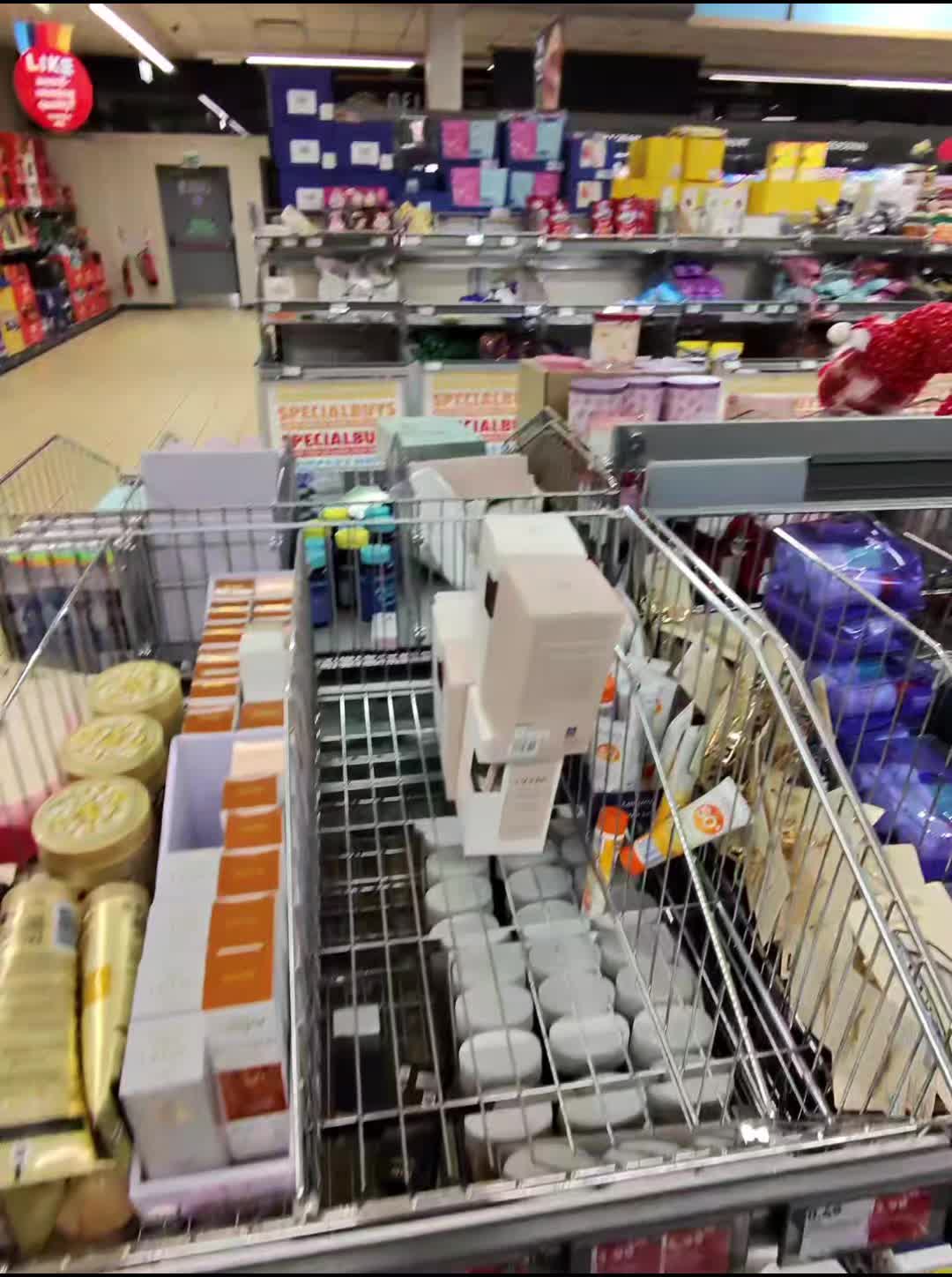 @✨️ Middle of Aldi ✨️