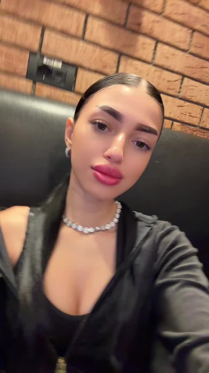 @Lucia Alexandra🧐