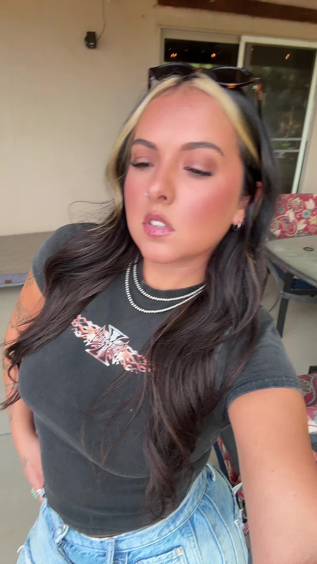 @pikivids_