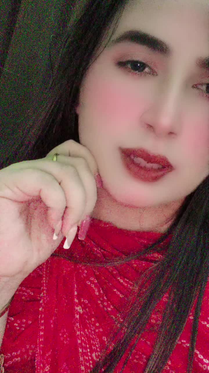@missqueen2064