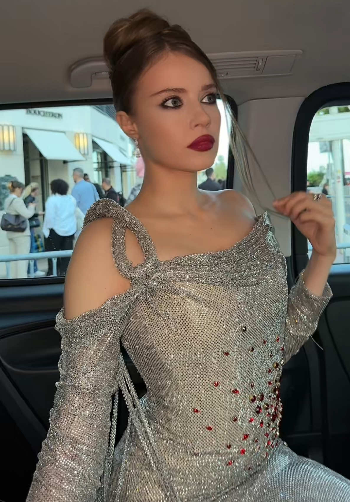 @Xenia Tchoumi