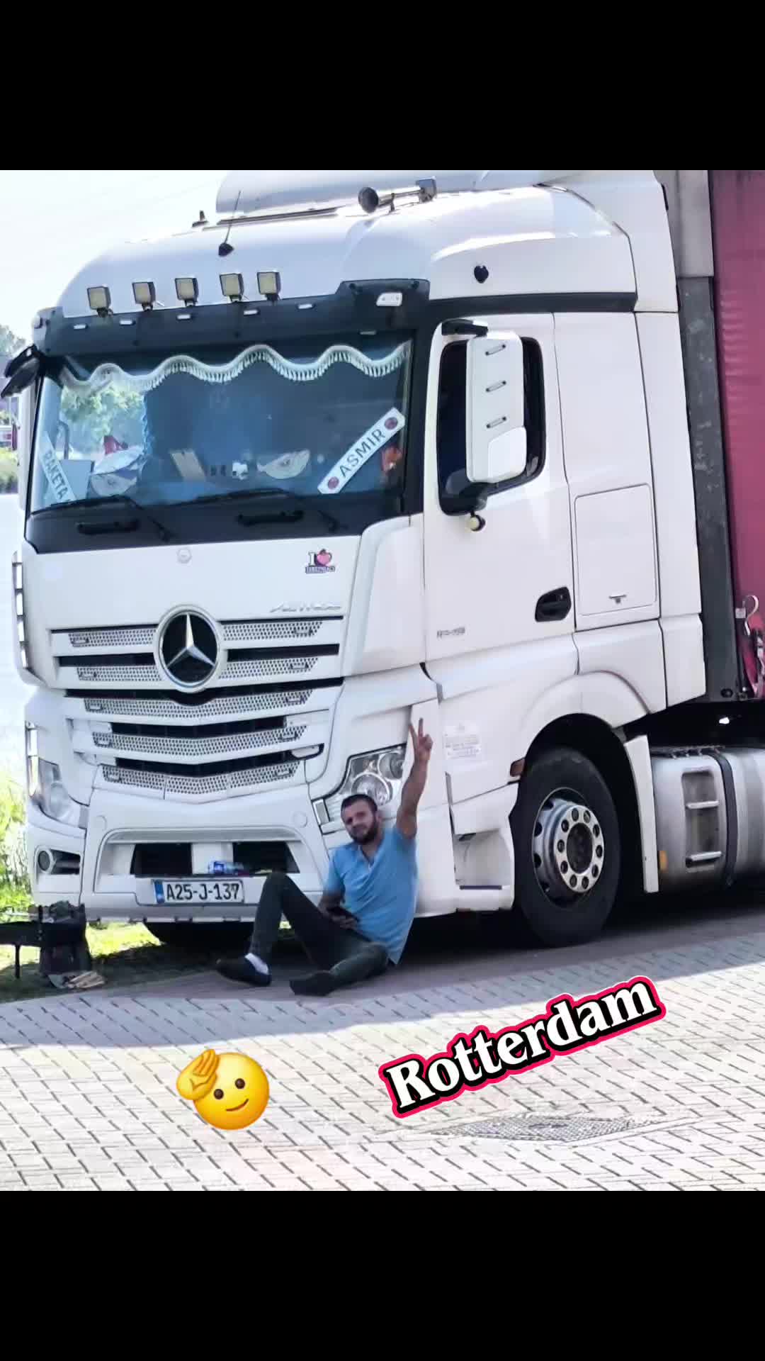 @&Scaron;meker ✌️✌