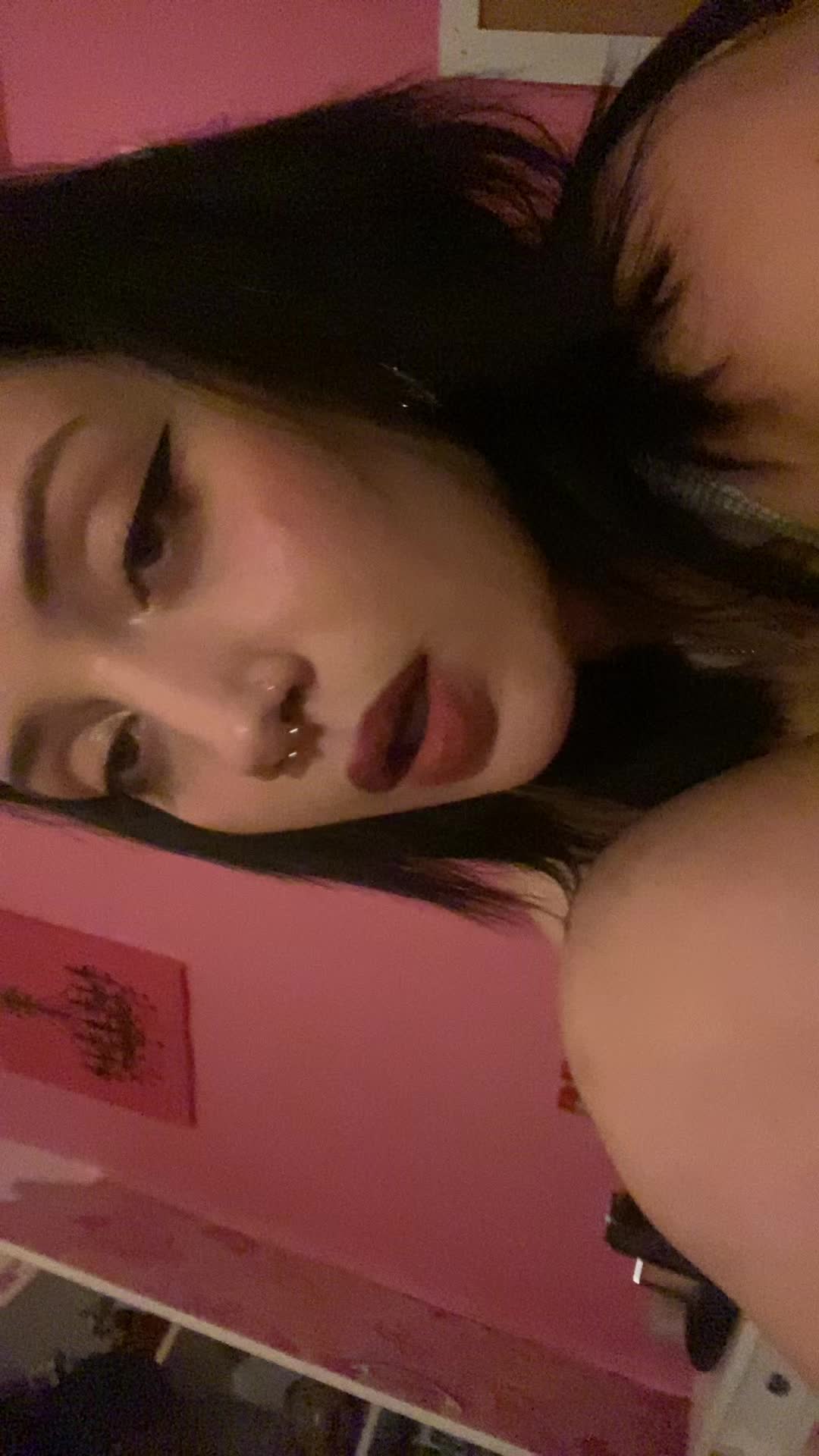 @argyrenia_