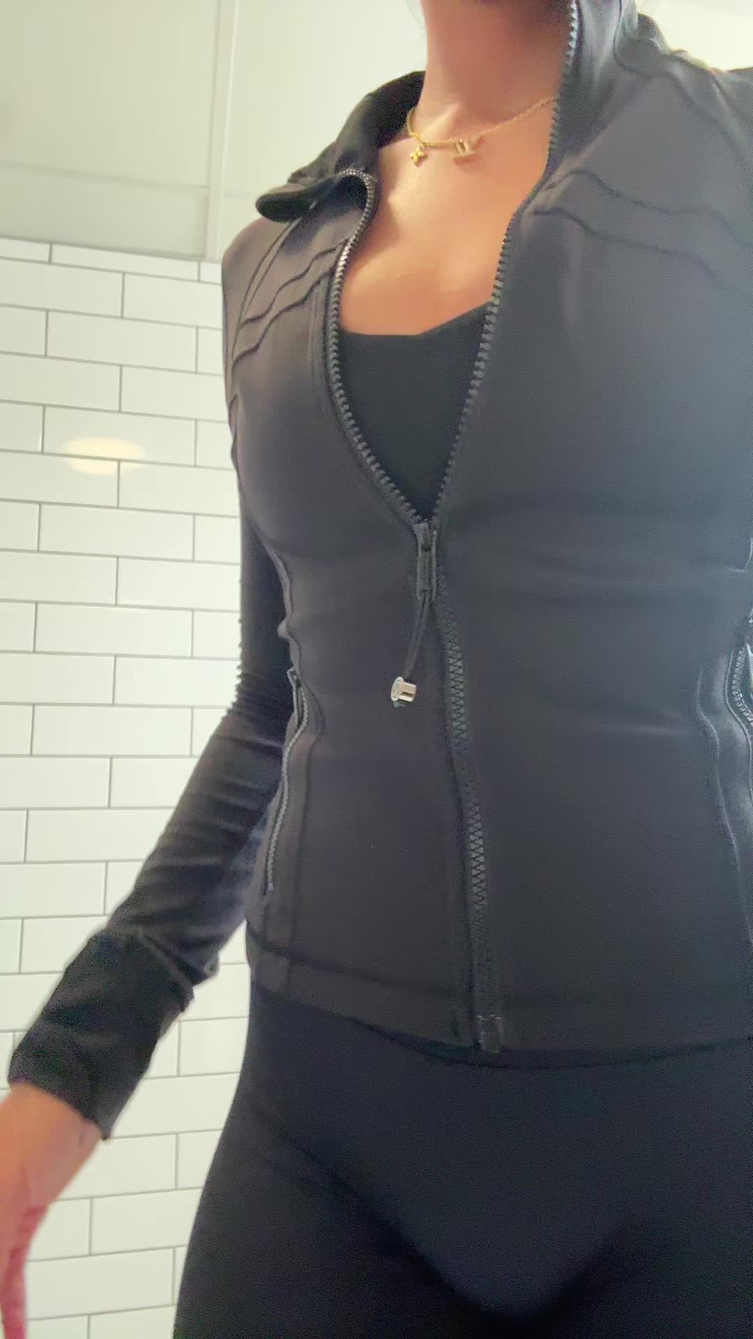 @bella