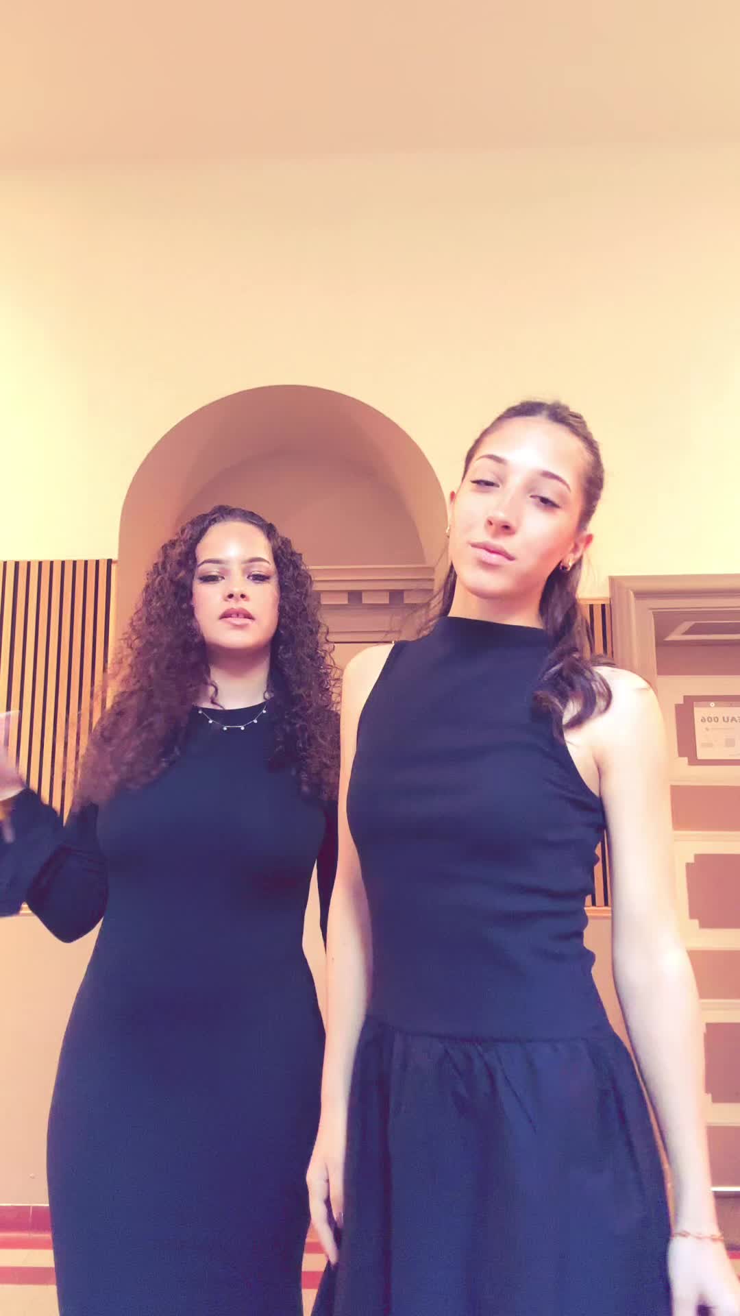 @laurasoolerr