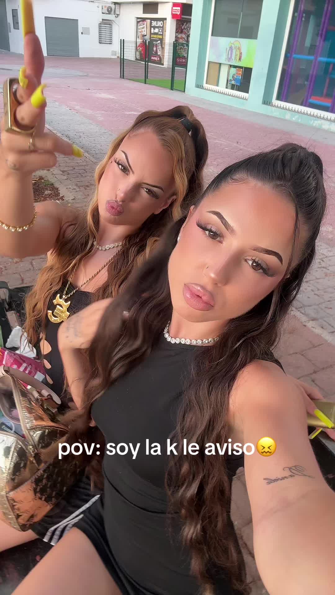 @juliaa