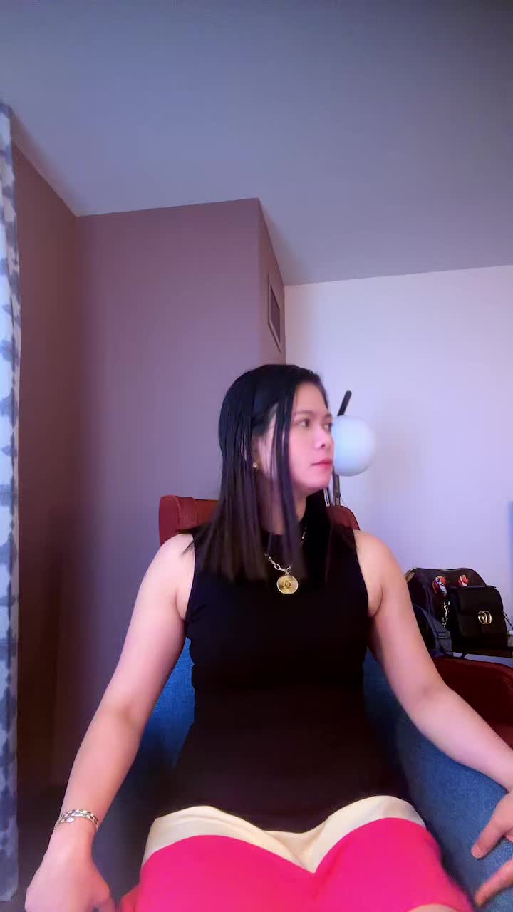 @nicolevaug