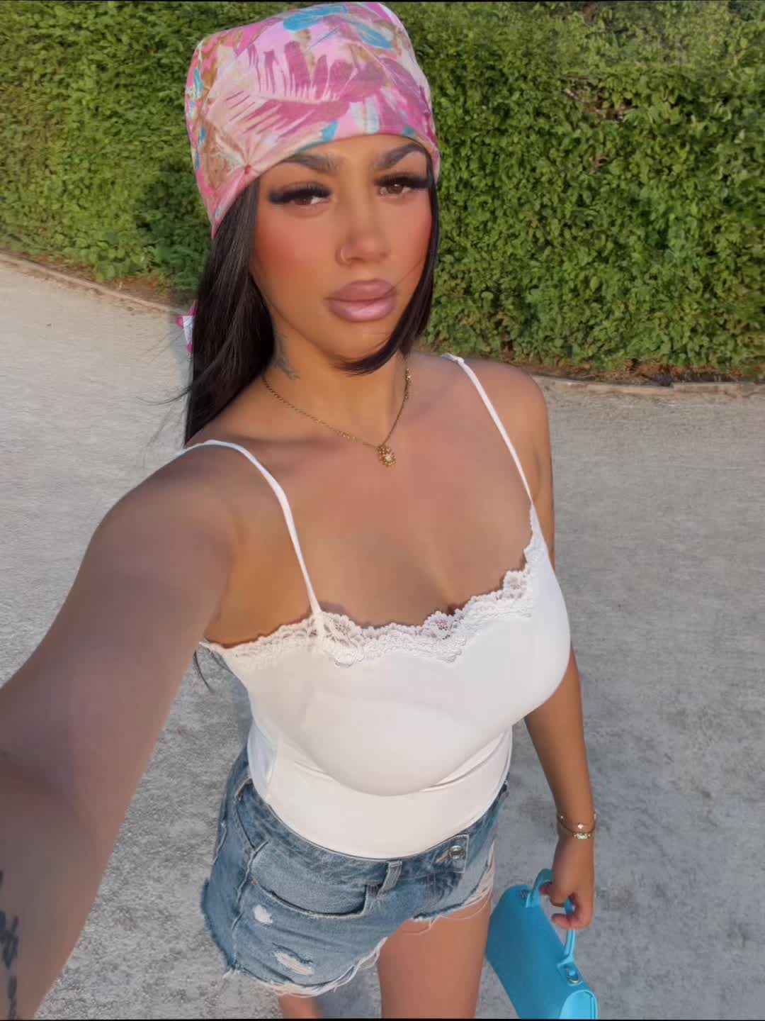 @Nikol_brk
